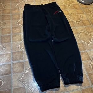 Rare Uniqlo UT KAWS + Andy Warhol Marilyn Monroe Sweatpants Black
Size large